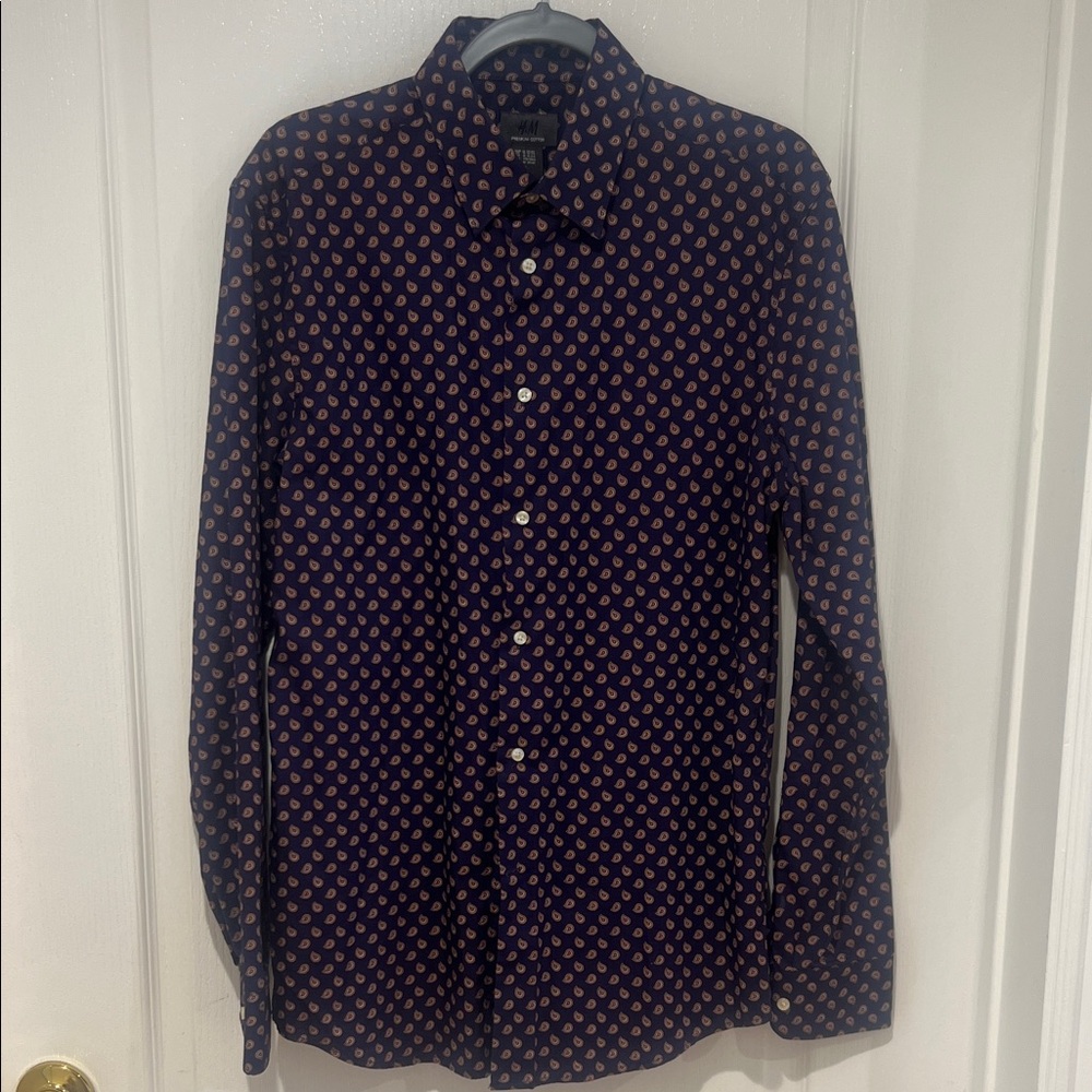 H&M Men's Dark Blue and Red Paisley Shirt